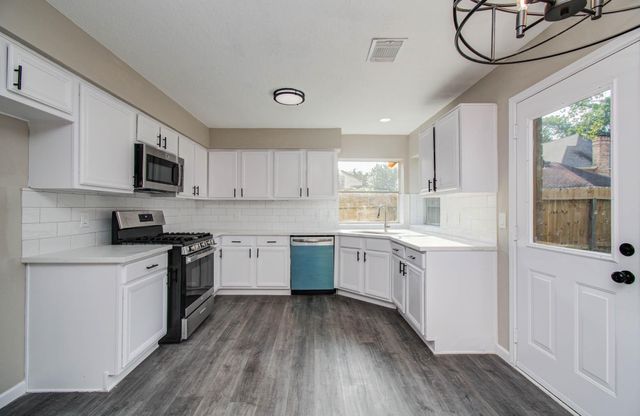 5803 Forest Timbers Dr, Humble, TX 77346