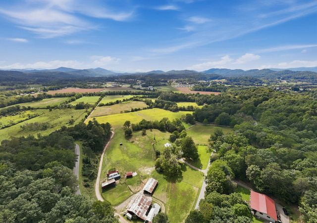 1038 Jarrett Road, Hayesville, NC 28094
