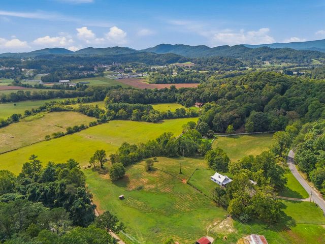 1038 Jarrett Road, Hayesville, NC 28094
