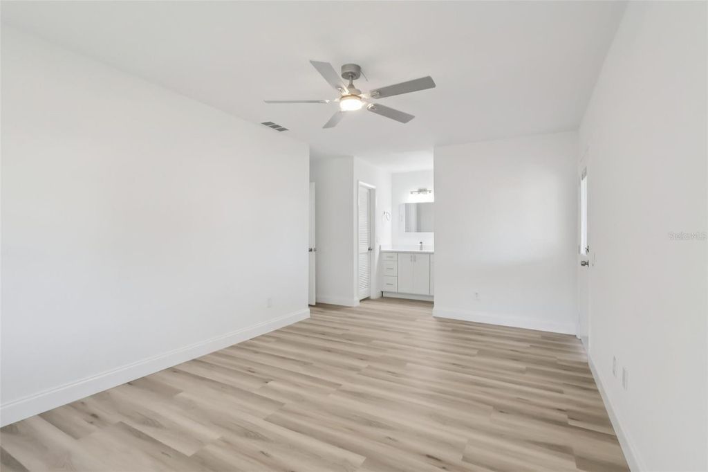 Image 17 of property listing at 11147 ACME DRIVE D, Orlando, FL 32825