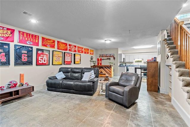 615 E 6th Street, Lawson, MO 64062