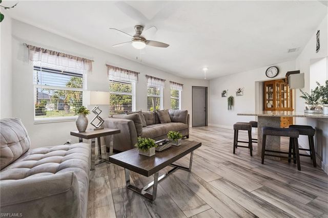 4212 SE 1st CT, Cape Coral, FL 33904