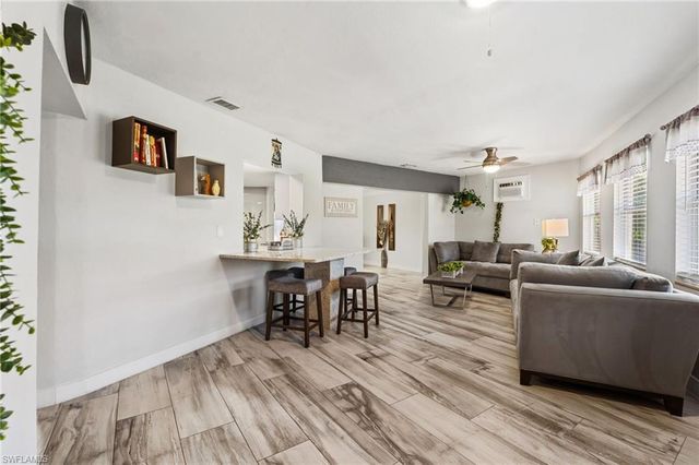 4212 SE 1st CT, Cape Coral, FL 33904