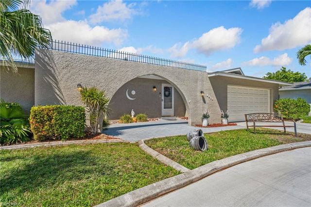 4212 SE 1st CT, Cape Coral, FL 33904