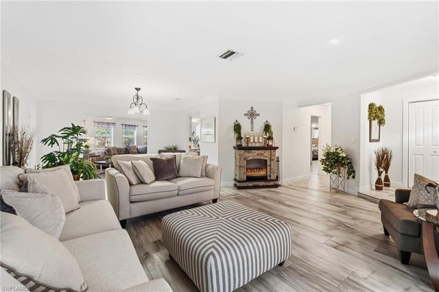 4212 SE 1st CT, Cape Coral, FL 33904