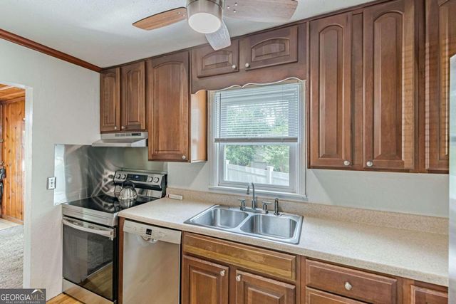 496 Radar Drive, Hapeville, GA 30354