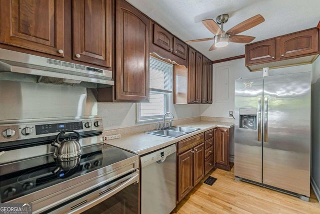 496 Radar Drive, Hapeville, GA 30354