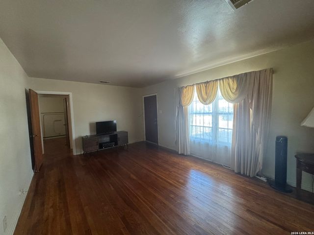 131 DANNY CLAY DR, San Antonio, TX 78228