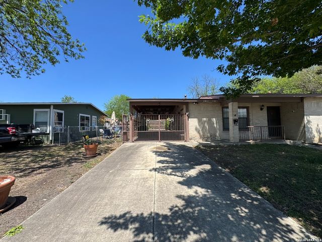 131 DANNY CLAY DR, San Antonio, TX 78228