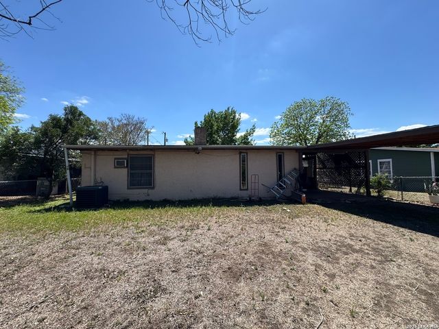 131 DANNY CLAY DR, San Antonio, TX 78228