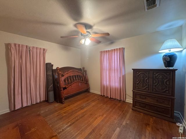 131 DANNY CLAY DR, San Antonio, TX 78228