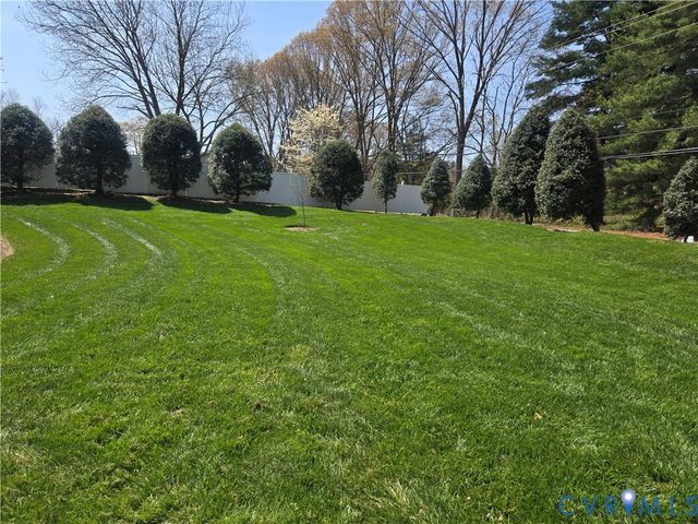 11728 Village Garden Dr, Chester, VA 23831