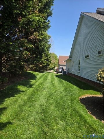 11728 Village Garden Dr, Chester, VA 23831