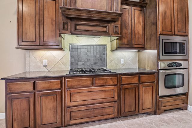 7209 Hill Country Court, Midlothian, TX 76065