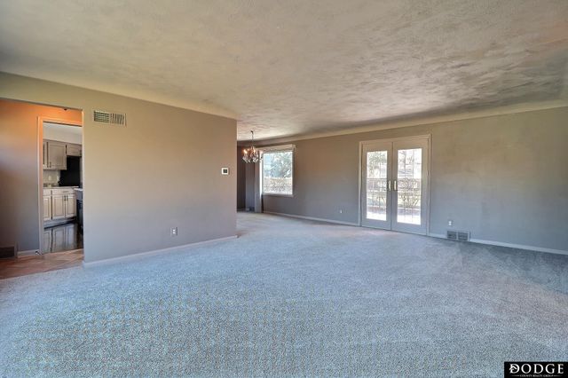 1915 N Nye Drive N, Fremont, NE 68025