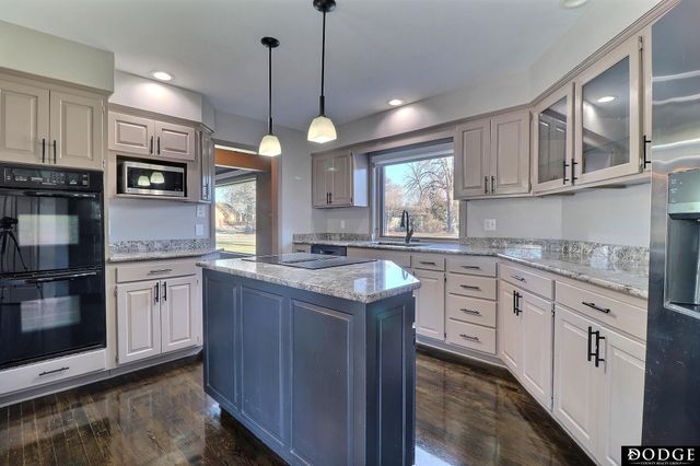 1915 N Nye Drive N, Fremont, NE 68025