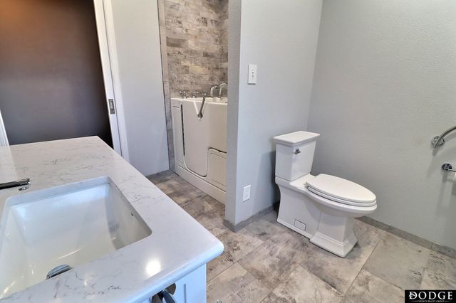 1915 N Nye Drive N, Fremont, NE 68025