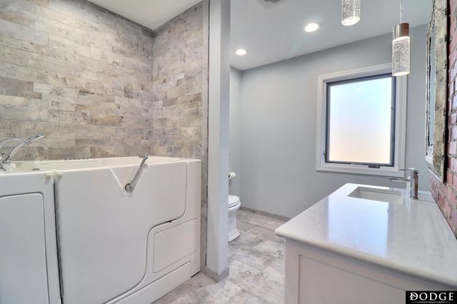 1915 N Nye Drive N, Fremont, NE 68025