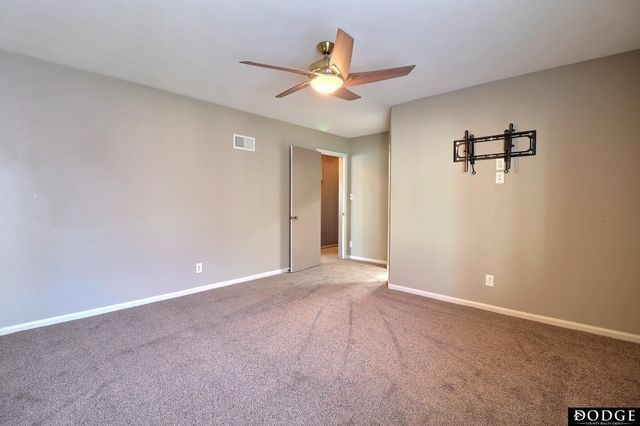 1915 N Nye Drive N, Fremont, NE 68025