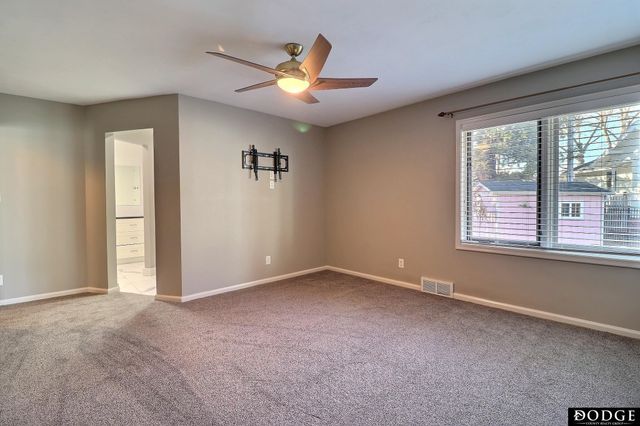 1915 N Nye Drive N, Fremont, NE 68025