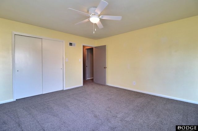 1915 N Nye Drive N, Fremont, NE 68025