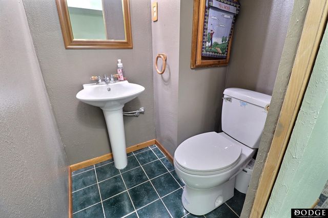 1915 N Nye Drive N, Fremont, NE 68025