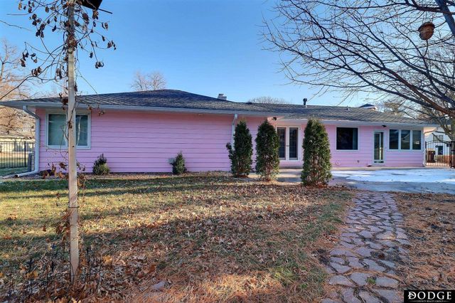 1915 N Nye Drive N, Fremont, NE 68025