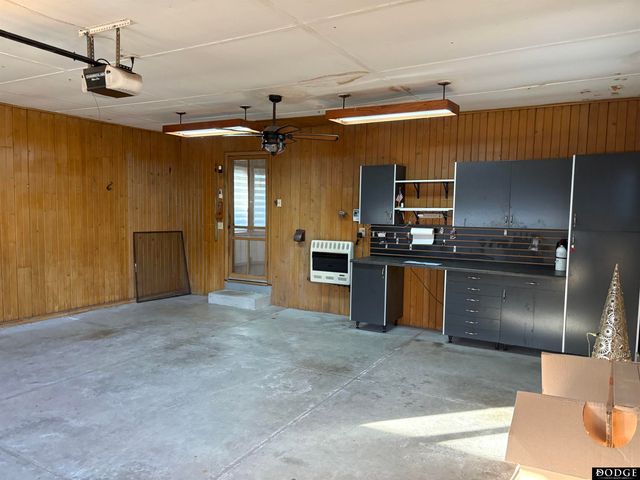 1915 N Nye Drive N, Fremont, NE 68025