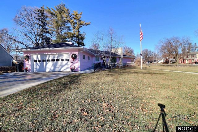 1915 N Nye Drive N, Fremont, NE 68025