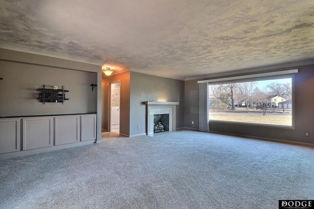 1915 N Nye Drive N, Fremont, NE 68025