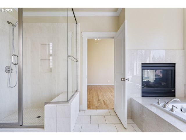 2633 Nw HOLLOWAY Dr, Portland, OR 97229