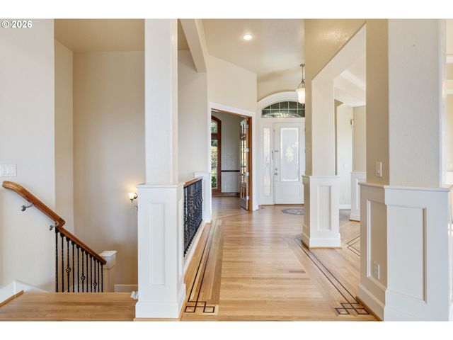 2633 Nw HOLLOWAY Dr, Portland, OR 97229