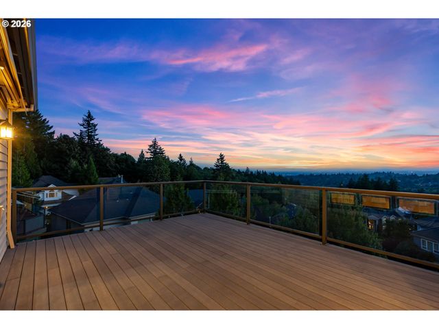 2633 Nw HOLLOWAY Dr, Portland, OR 97229