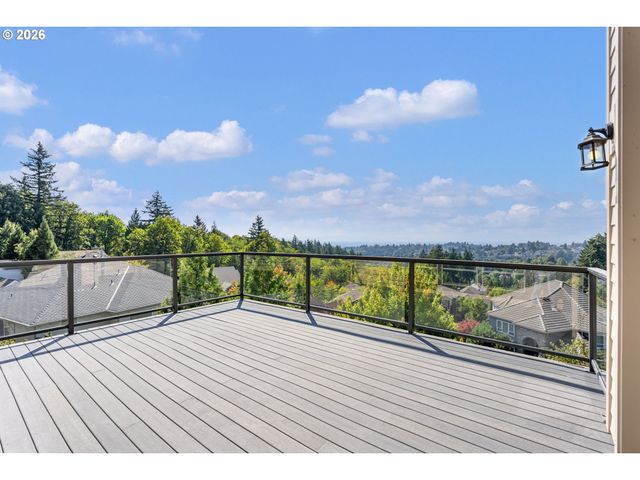 2633 Nw HOLLOWAY Dr, Portland, OR 97229