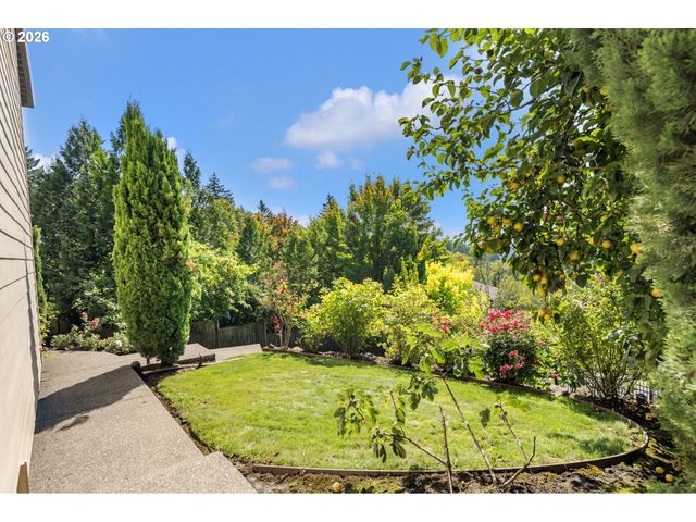 2633 Nw HOLLOWAY Dr, Portland, OR 97229