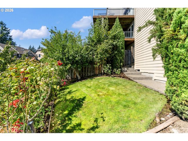 2633 Nw HOLLOWAY Dr, Portland, OR 97229
