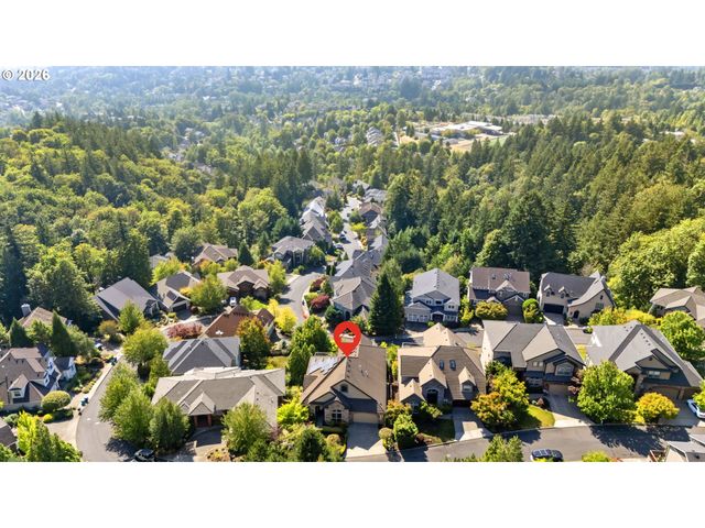 2633 Nw HOLLOWAY Dr, Portland, OR 97229