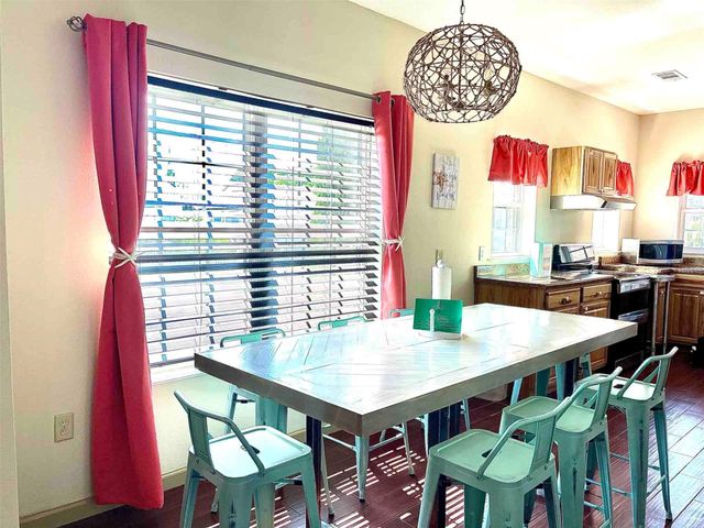 728 Sealy Street, Galveston, TX 77550
