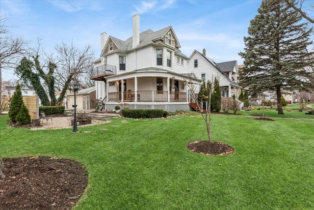 2720 Edina Boulevard, Zion, IL 60099