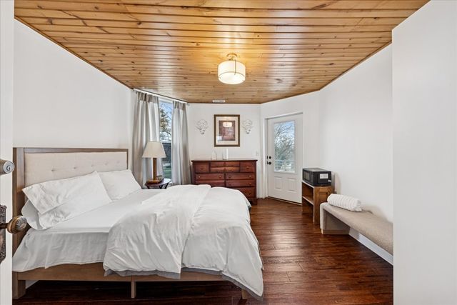 2720 Edina Boulevard, Zion, IL 60099