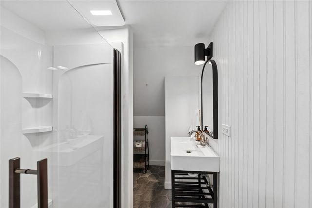 2720 Edina Boulevard, Zion, IL 60099