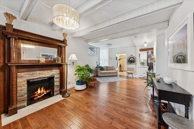 2720 Edina Boulevard, Zion, IL 60099