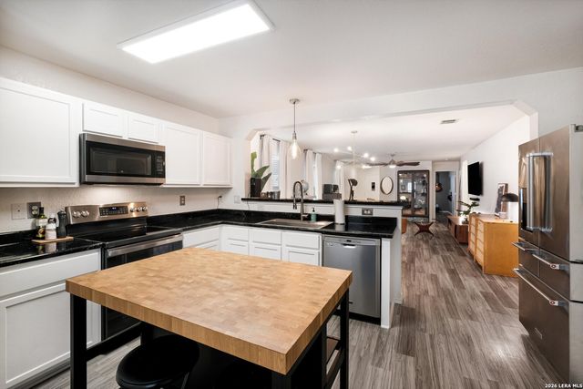 8111 Running Hollow, Selma, TX 78154