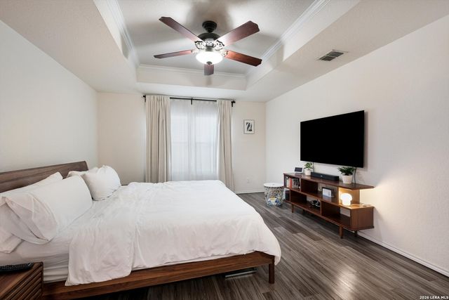 8111 Running Hollow, Selma, TX 78154