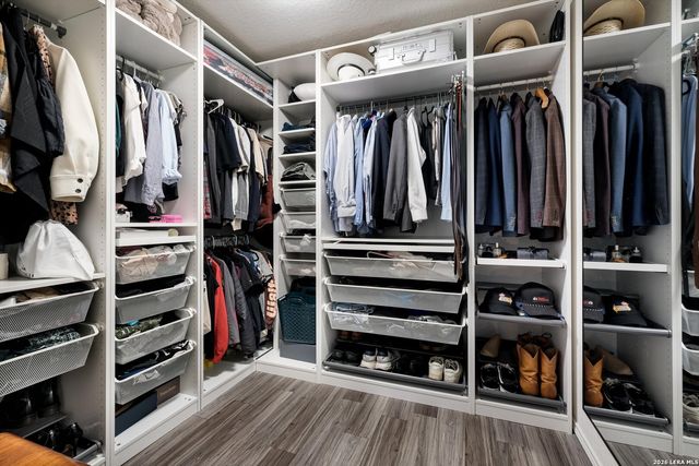 8111 Running Hollow, Selma, TX 78154