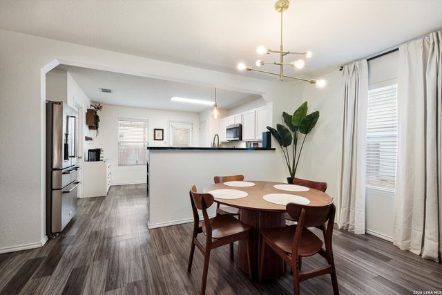 8111 Running Hollow, Selma, TX 78154