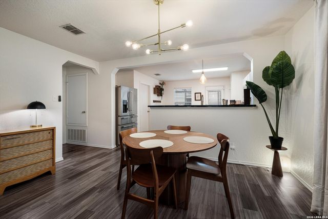 8111 Running Hollow, Selma, TX 78154