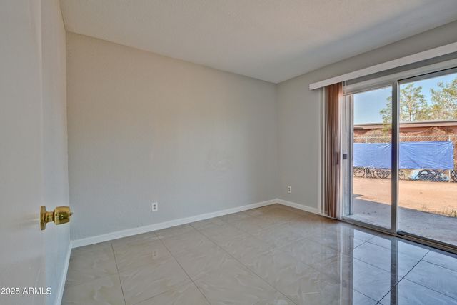 406 S TERRY Lane, Tempe, AZ 85281