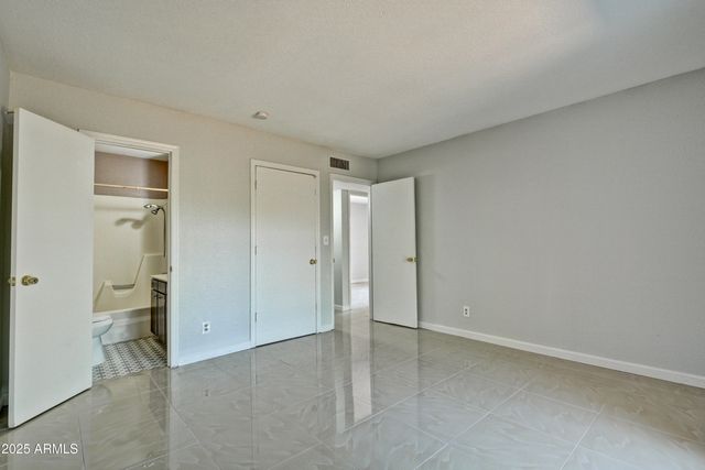 406 S TERRY Lane, Tempe, AZ 85281