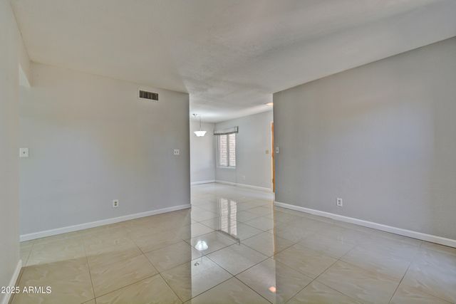 406 S TERRY Lane, Tempe, AZ 85281